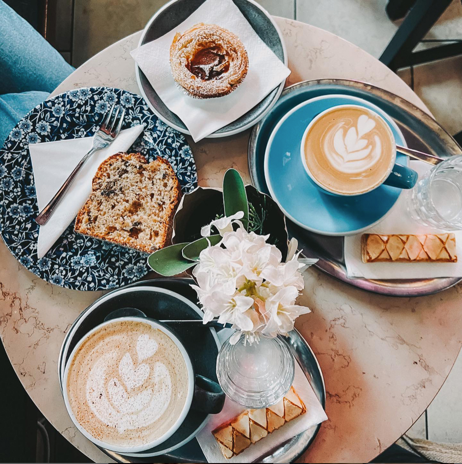 Kaffee und Kuchen. Lieben wir!